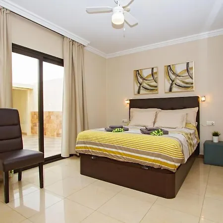 Riviera Park 2b, 2 Bed Appartamento
