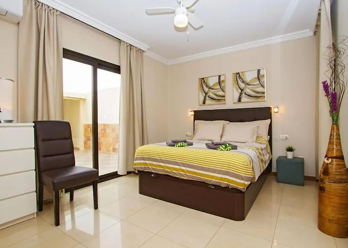 Riviera Park 2b, 2 Bed 公寓